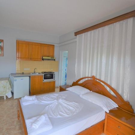 Villa Shqiponja Sarande Luaran gambar