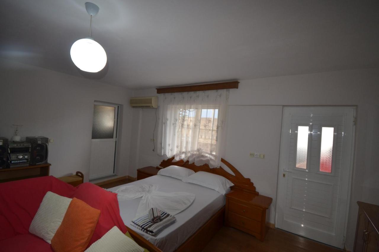 Villa Shqiponja Sarande Luaran gambar